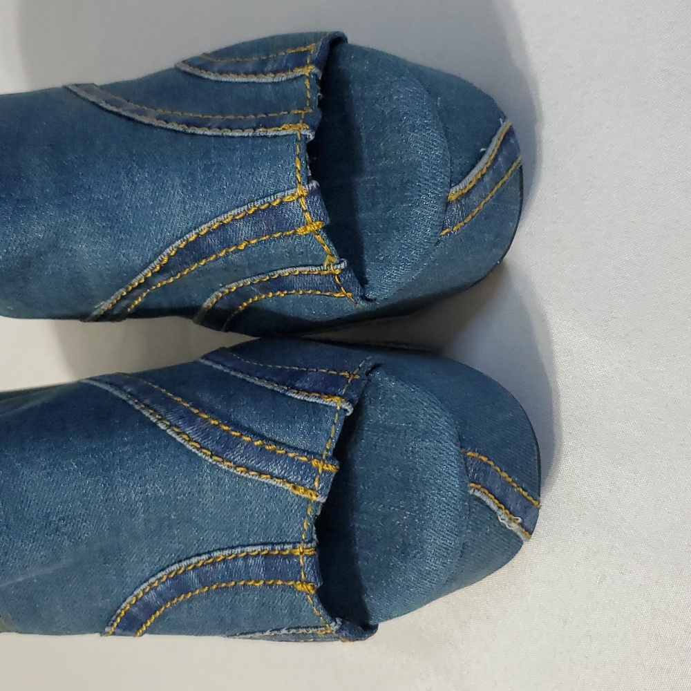Jeffrey Campbell NWOT Blue Denim Jeans Platform Disco Heels Size 9.5 - Picture 3 of 13